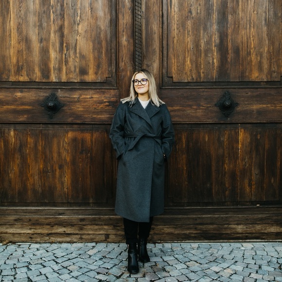 Meet your Posher, Cynthia - Picture 1 of 1